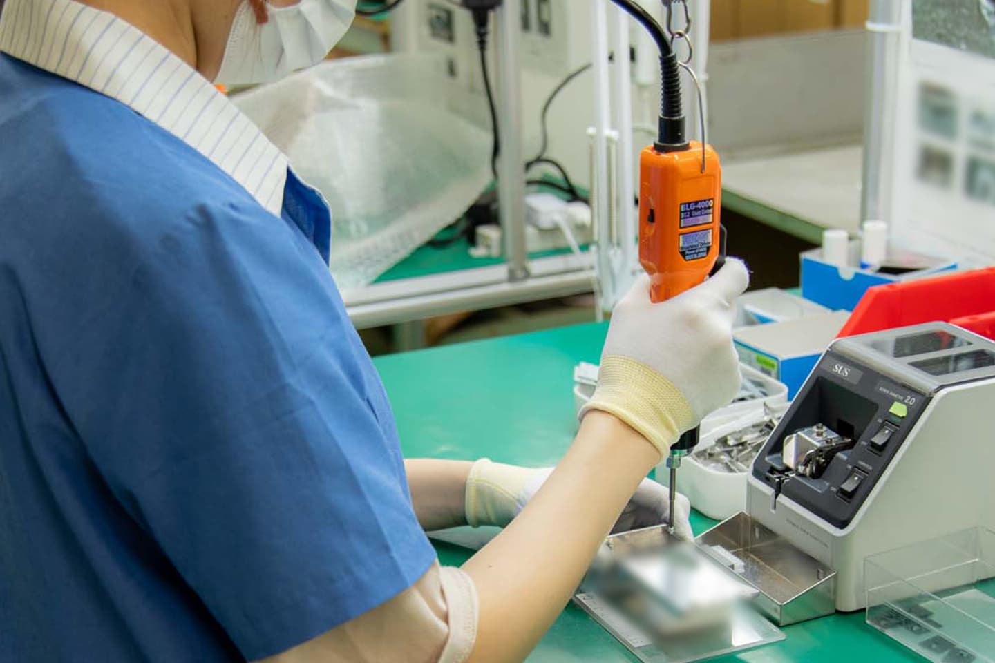 株式会社AKMは新潟県上越市で電子機器や産業機器の手作業組立・検査を行っています。少ロット・多工程に柔軟対応し、高品質を実現しています。