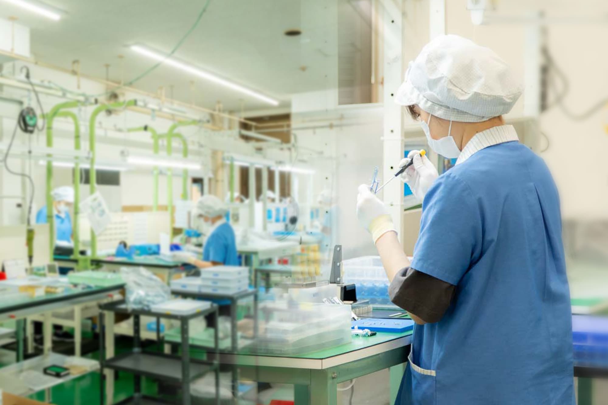 株式会社AKMは新潟県上越市で電子機器や産業機器の手作業組立・検査を行っています。少ロット・多工程に柔軟対応し、高品質を実現しています。